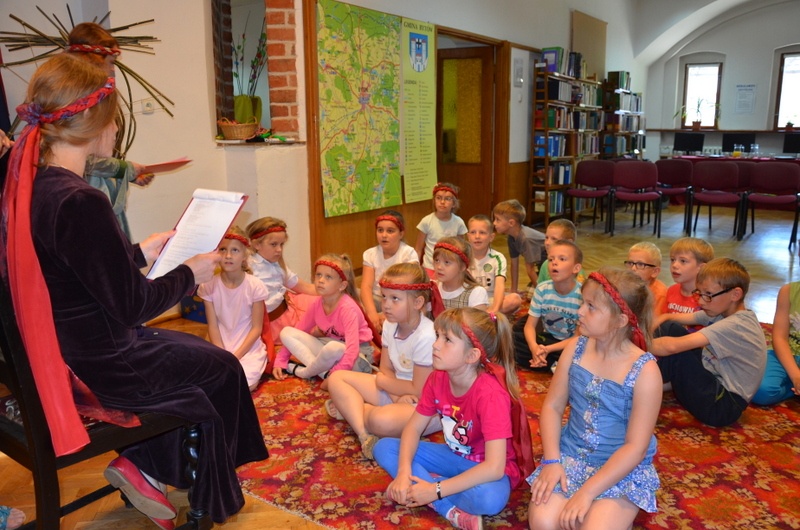 KLASA 2E NA BALU W ŚREDNIOWIECZNYM ZAMKU