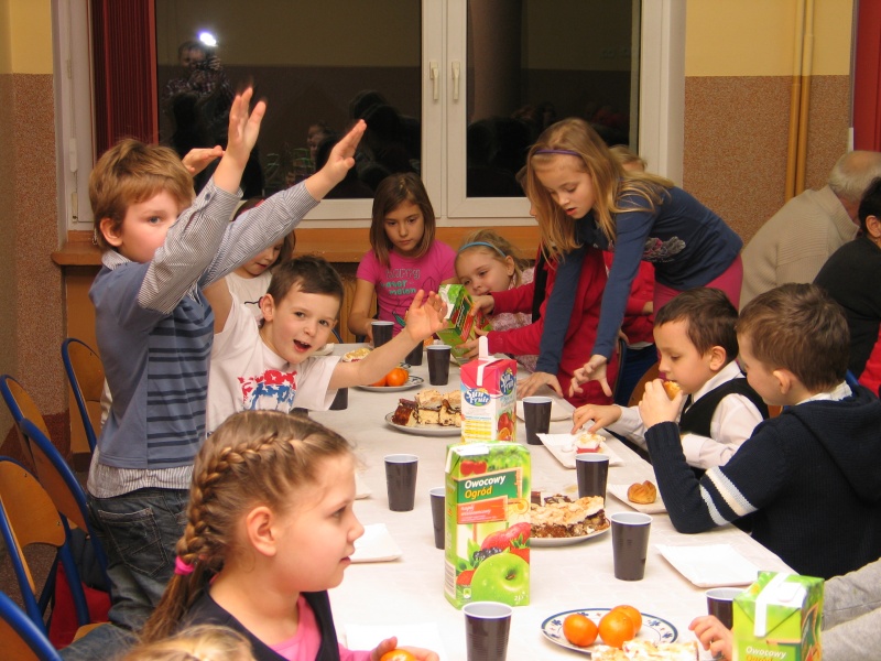 DZIEŃ BABCI I DZIADKA - 2F