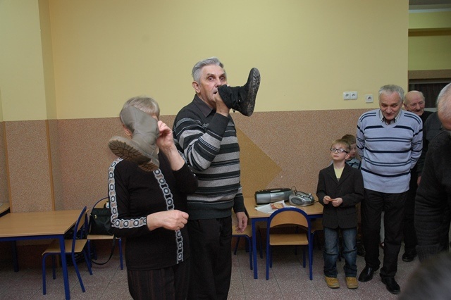 DZIEŃ BABCI I DZIADKA W KL. 2D