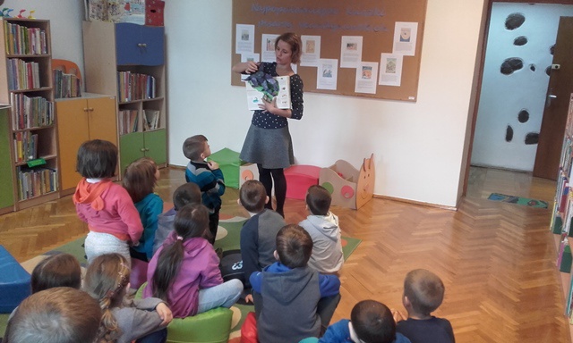 KL. 1A NA ZAJĘCIACH BIBLIOTECZNYCH