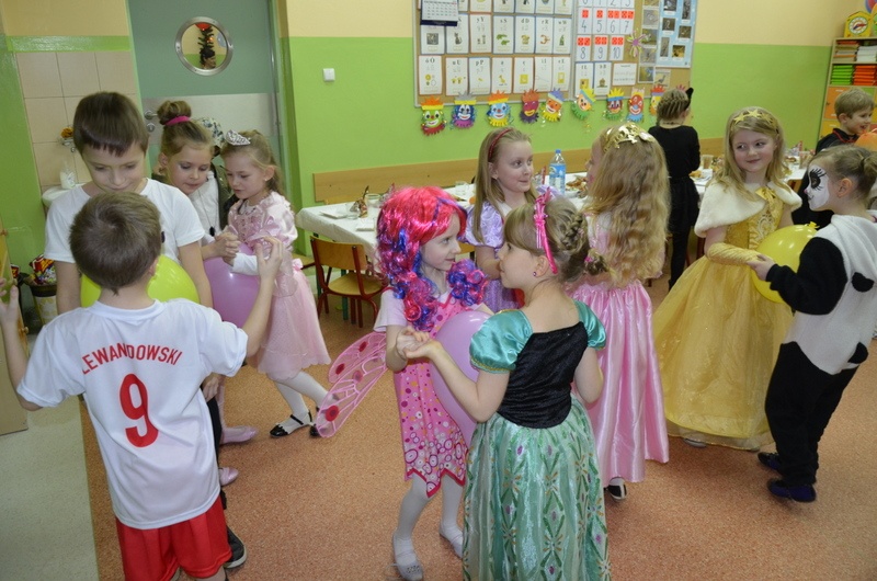 KLASA 1 B NA BALU KARNAWAŁOWYM