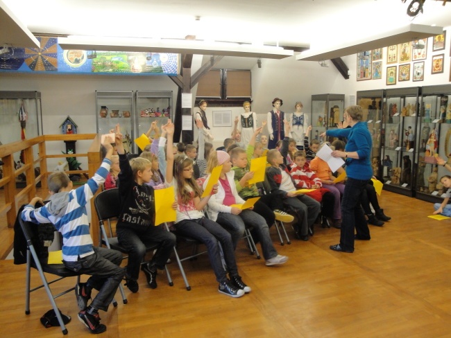 Spotkanie klas trzecich w muzeum 