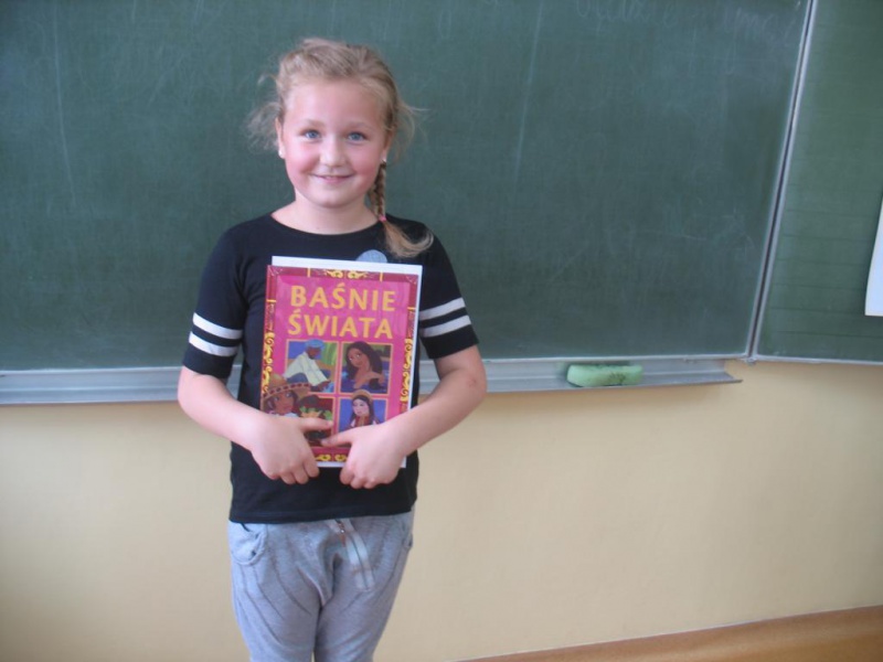 MOJA  PRZYGODA  Z  KSIĄŻKĄ