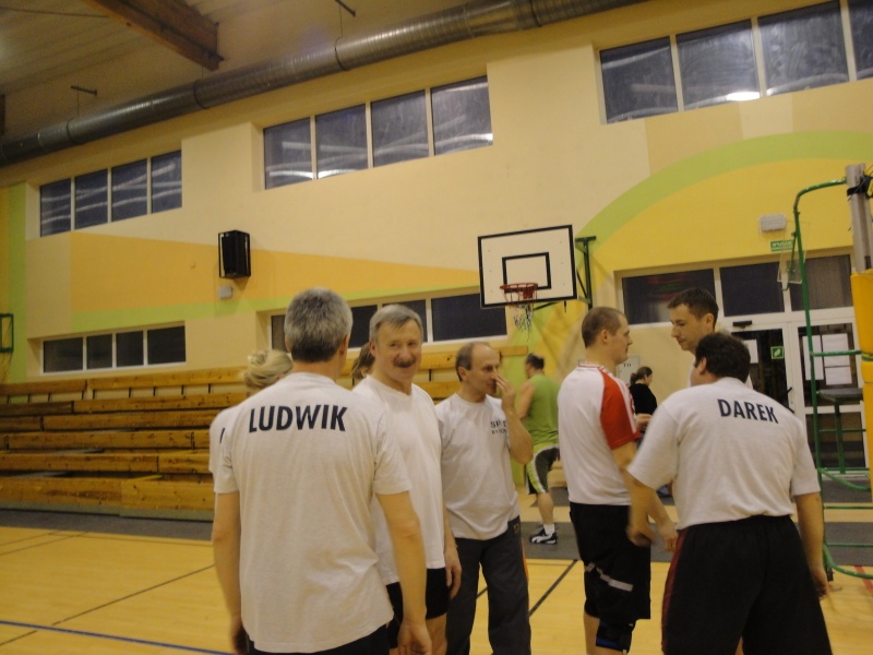 Rozgrywki nauczycieli w siatkówkę