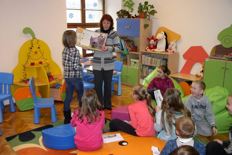 Klasa 3b podczas warsztatów komputerowych w Bibliotece Miejskiej